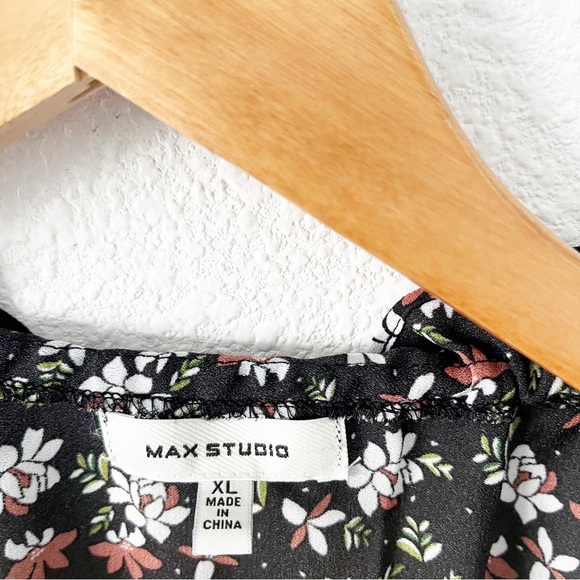 Max Studio Black Floral Blouse - Picture 2 of 8